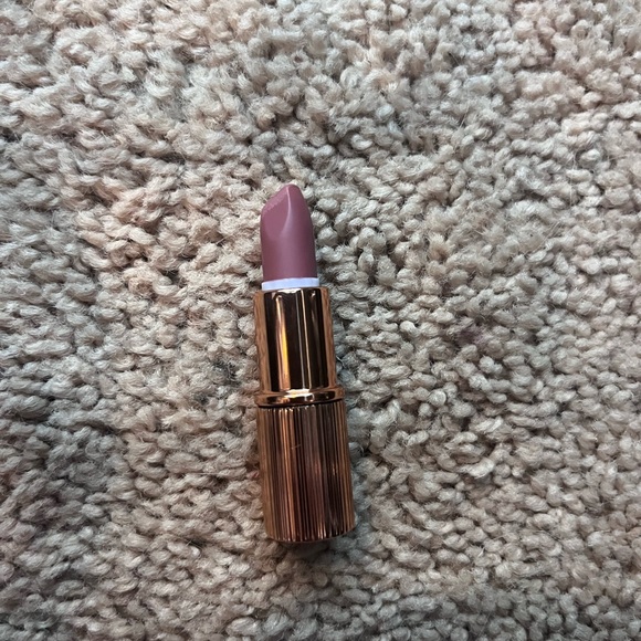 Charlottes Tillbury Pillow talk NUDE lipstick 💄 - Picture 2 of 6